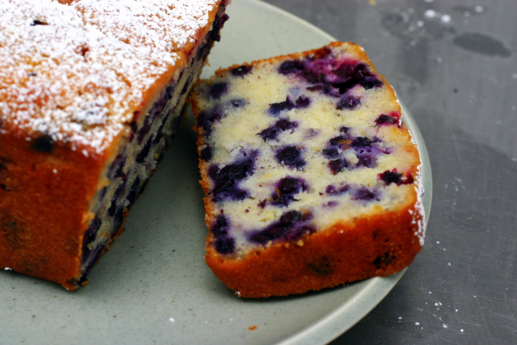 Oatmeal, lemon and yogurt cake