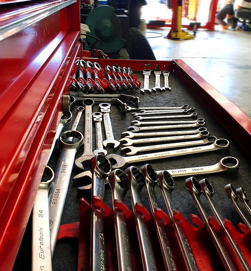 Five steps to organising your garage