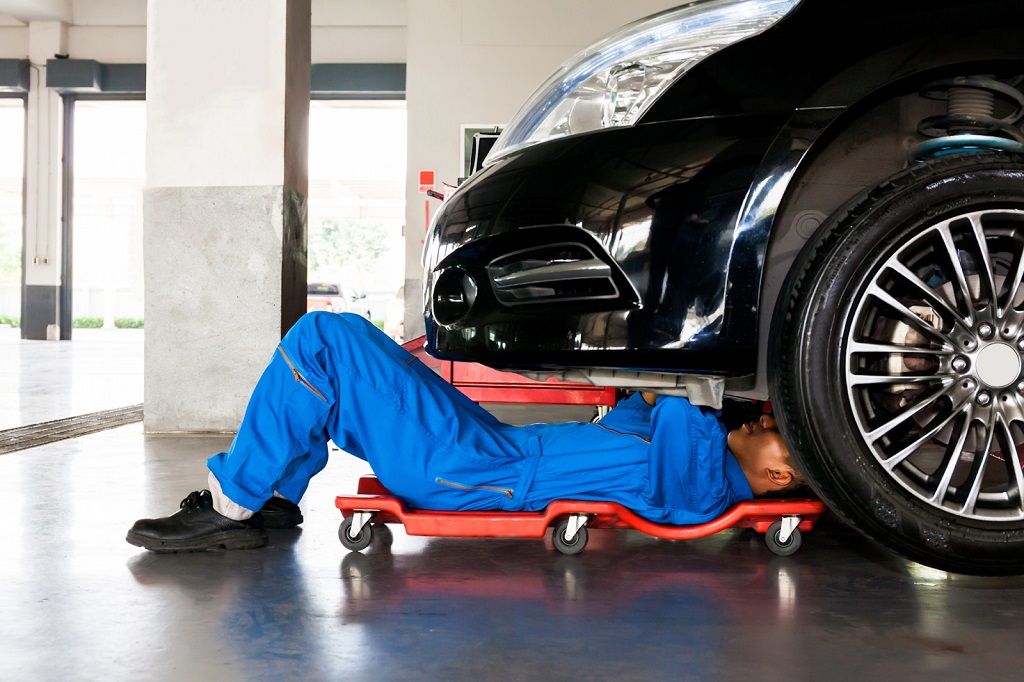 Choosing the Right Car Repair Service: 5 Factors to Consider