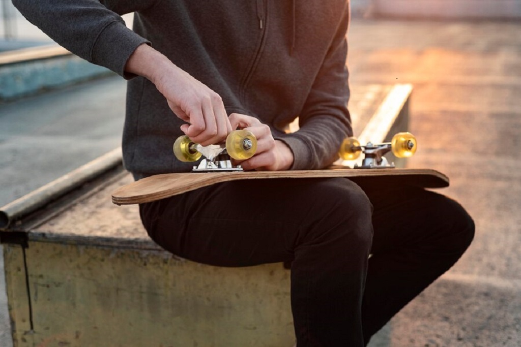 What Happens if My Skateboard Trucks Are Too Small? Nothing Creative