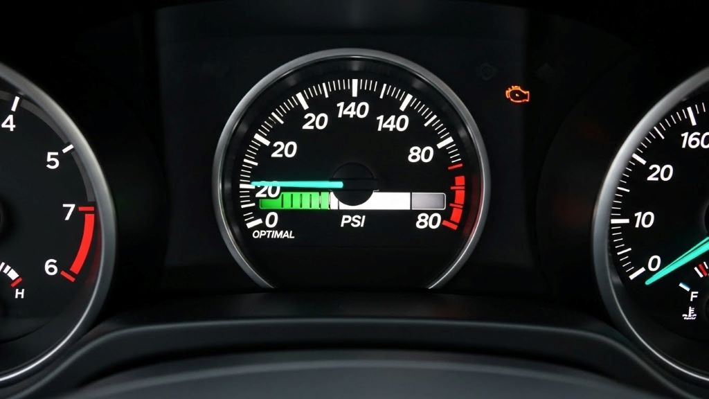 Ford Coyote 5.0L engine oil pressure gauge showing normal reading between 20 and 80 PSI on vehicle dashboard display